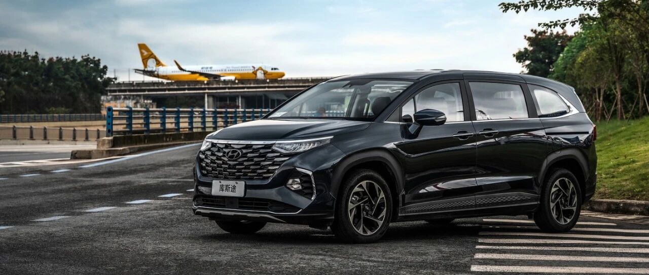 坐了这车，我才明白MPV第二排的天花板在哪儿