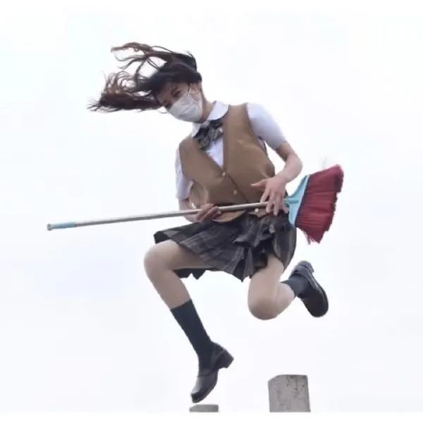 美女如果你想上学,得先学会扣扣子!-微信头条网 美女如果你想上学,得先学会扣扣子!