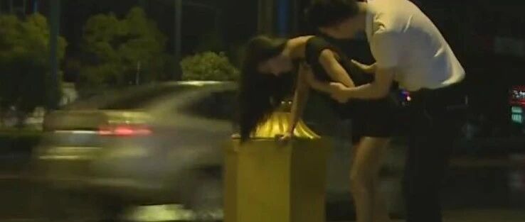 捡尸遇到仙人跳？螳螂捕蝉，黄雀在后...