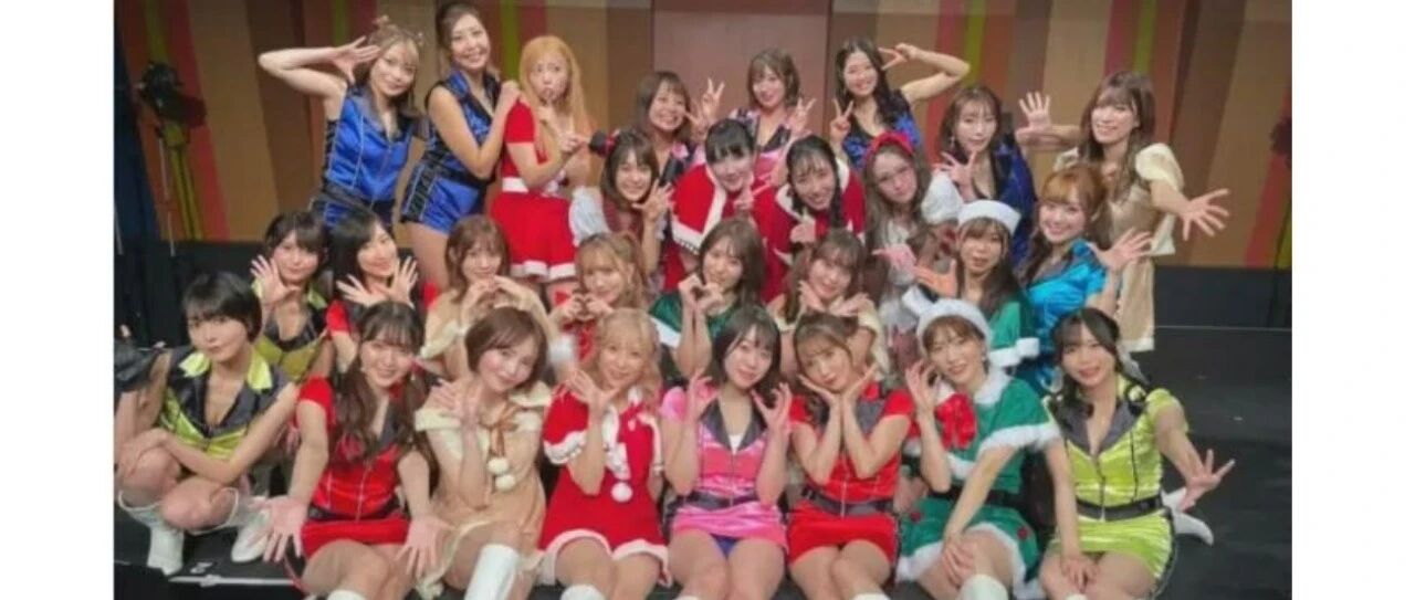 ​岛国女老师圣诞大合体？