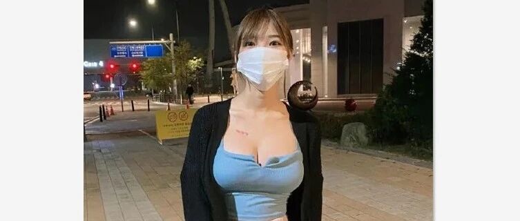 请问谁能看清这姑娘的纹身？