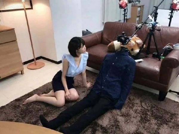 有些女生无论多冷,总有办法秀身材-微信头条网 有些女生无论多冷,总有办法秀身材