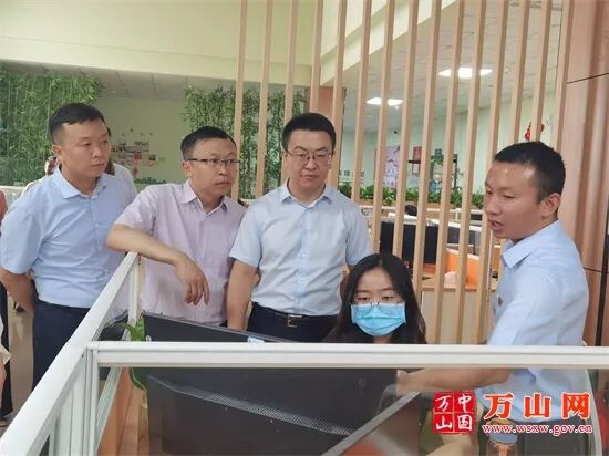 团省委一行来万调研时强调：充分发挥团组织作用 促进青年成长成才