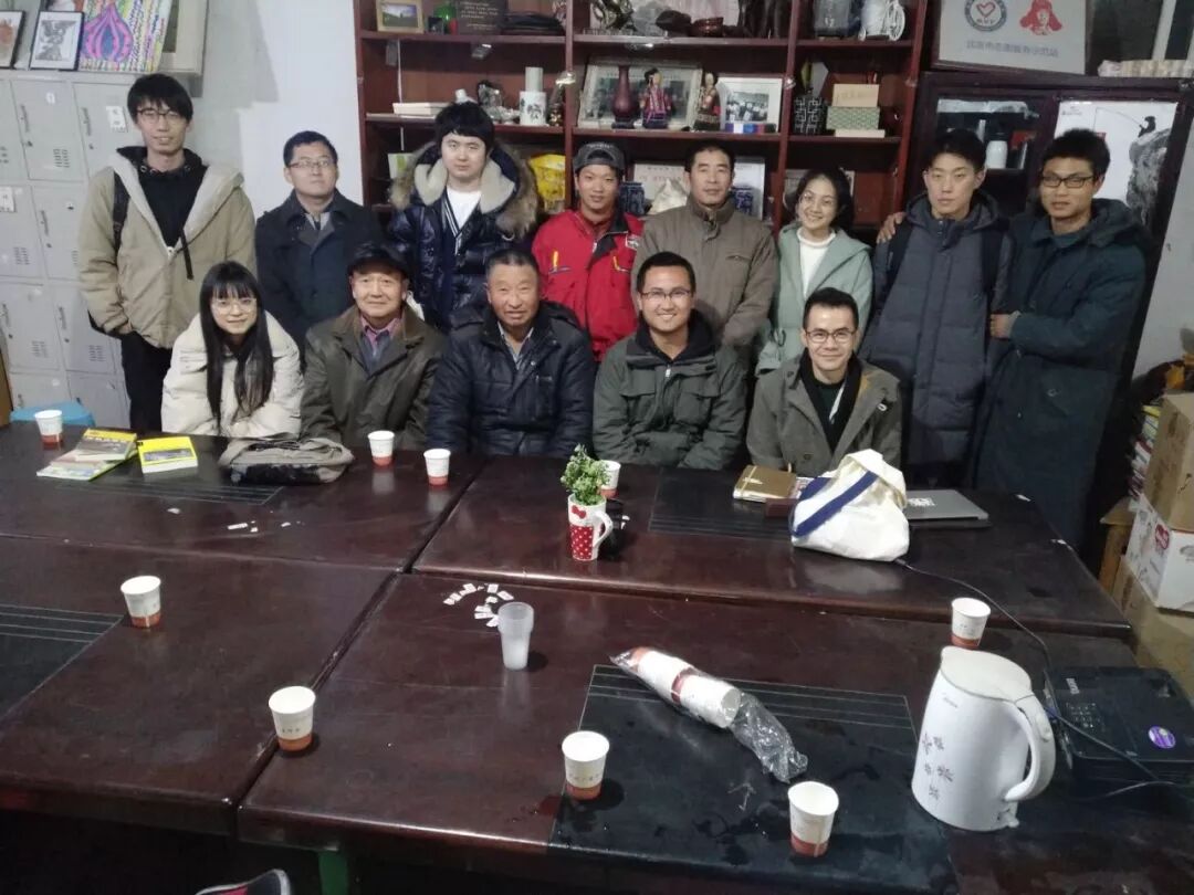 我们的时代在飞速变化，我们的人生也变动不居，文学阅读和写作可以让我们沉浸其中，获得片刻的宁静。劳动者的作品不光具有文学价值，我们都是生活在基层的文学通讯员，有责任以文学的名义把时代和个体的经验记录、呈现出来。