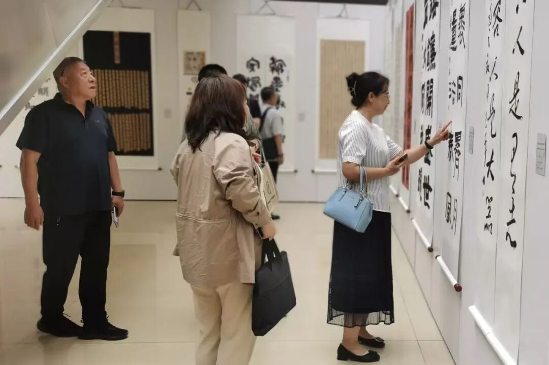 基层艺讯｜“翰墨传家训 家风润青城”主题书法篆刻作品展开展 第4张