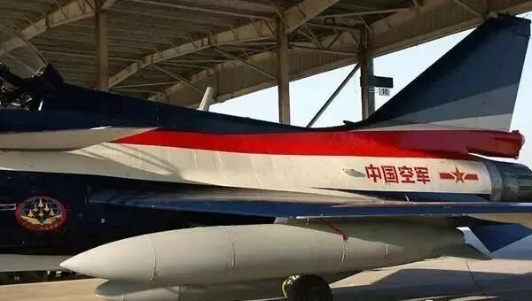 飞机发动机到底有多么耗油？注意看旁边油桶变化的图8