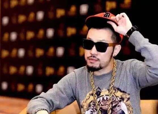又一明星丑闻爆上热搜！他的好男人人设彻底崩塌了…（组图） - 2