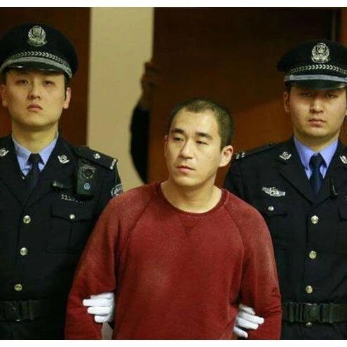 最失败的家庭教育：强势的母亲，缺席的父亲，养出一个问题孩子