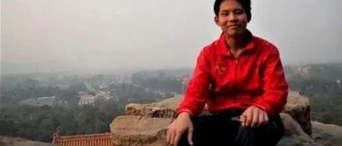 南京高三男生弑母：孩子曾是年级第一，妈妈是位人民教师