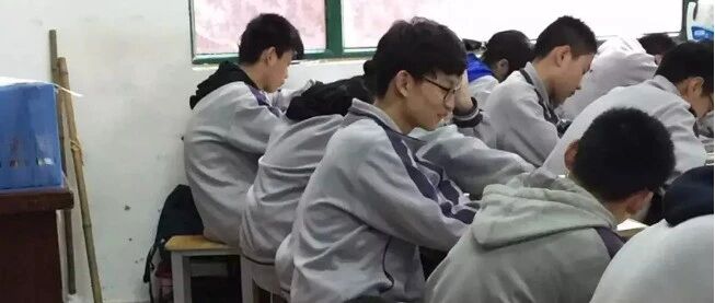 再见，家长群！“退群事件”被央视点名！教育部门明确规定：严禁要求家长批改作业！