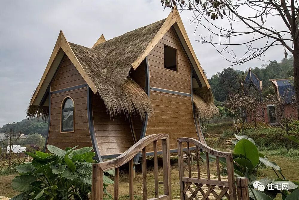 一座可依山而建傍水而生的房子