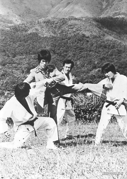 缅怀李小龙逝世46周年之生前未公开精彩照片全放送！