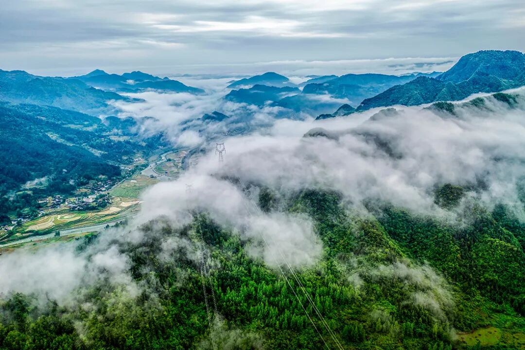 每天都要到网格责任区域例行检查,因华口尖组与净河村相邻,牵涉两个村