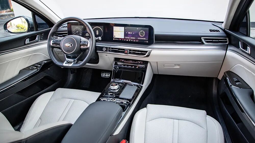 运动与舒适的高度平衡试驾起亚k5凯酷380t