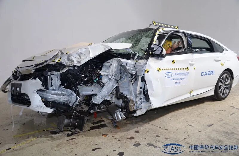 中保研最新成绩公布：东风本田INSPIRE A柱弯折