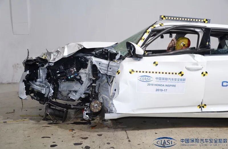 中保研最新成绩公布：东风本田INSPIRE A柱弯折