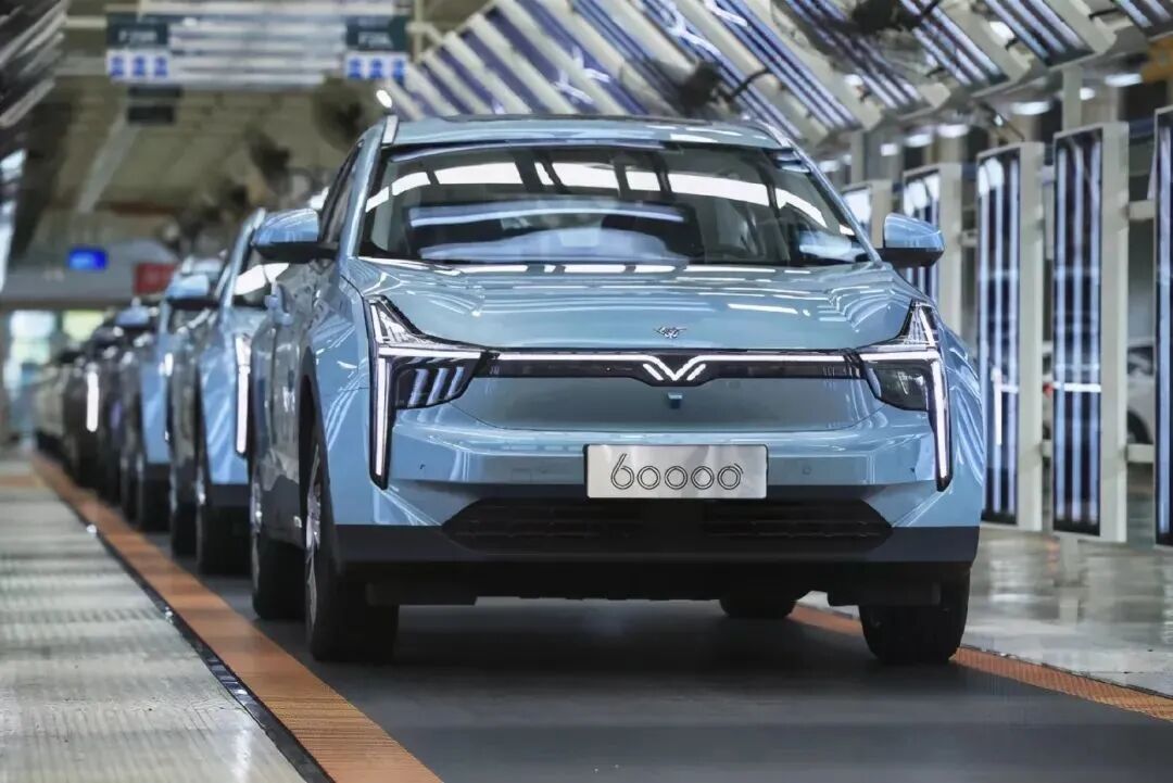 小米汽車(chē)完成注冊(cè)；小鵬取消大小周；特斯拉趕制機(jī)器人；自媒體說(shuō)車(chē)被封禁；蔚來(lái)OTA升級(jí)；哪吒破6萬(wàn)臺(tái)的圖6