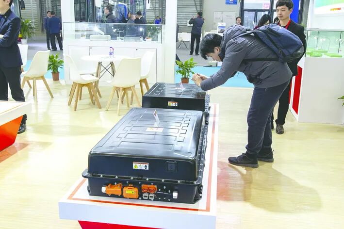 小牛造車！又一新品牌AITO；恒大閃崩19%！好貓投訴榜居首；雷丁新車芒果；日產(chǎn)研發(fā)月球車的圖7