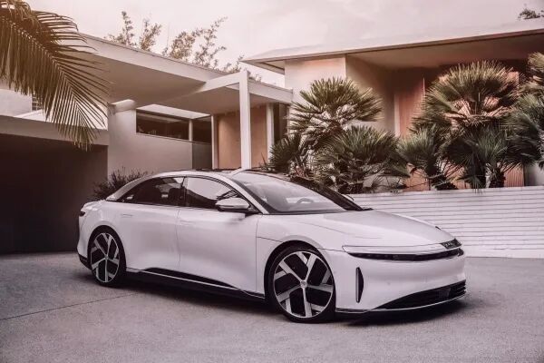 恒馳5首車下線！大眾銷量下滑14%；蘋果今年完成定點；勞斯萊斯車主免費領茅臺？我國13年全球第一的圖3