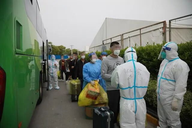 【4月21日】奧動換電站爆炸；威馬充電后起火；上海賽車場改方艙；馬斯克百億競購推特；國軒吉利合作；寶馬i7首發；豐田四億造四缸機的圖3