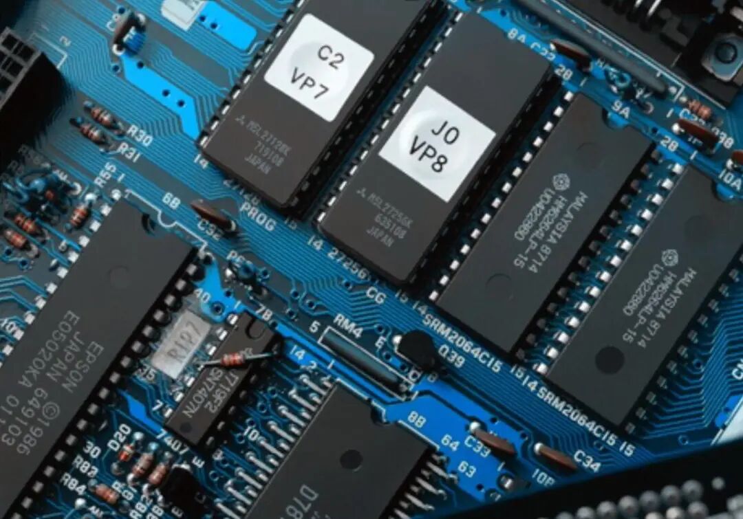 理想跌近15%；东风日产大跌30%；吉利11月销量13万；中国缺芯减产215万；丰田北美建厂的图4