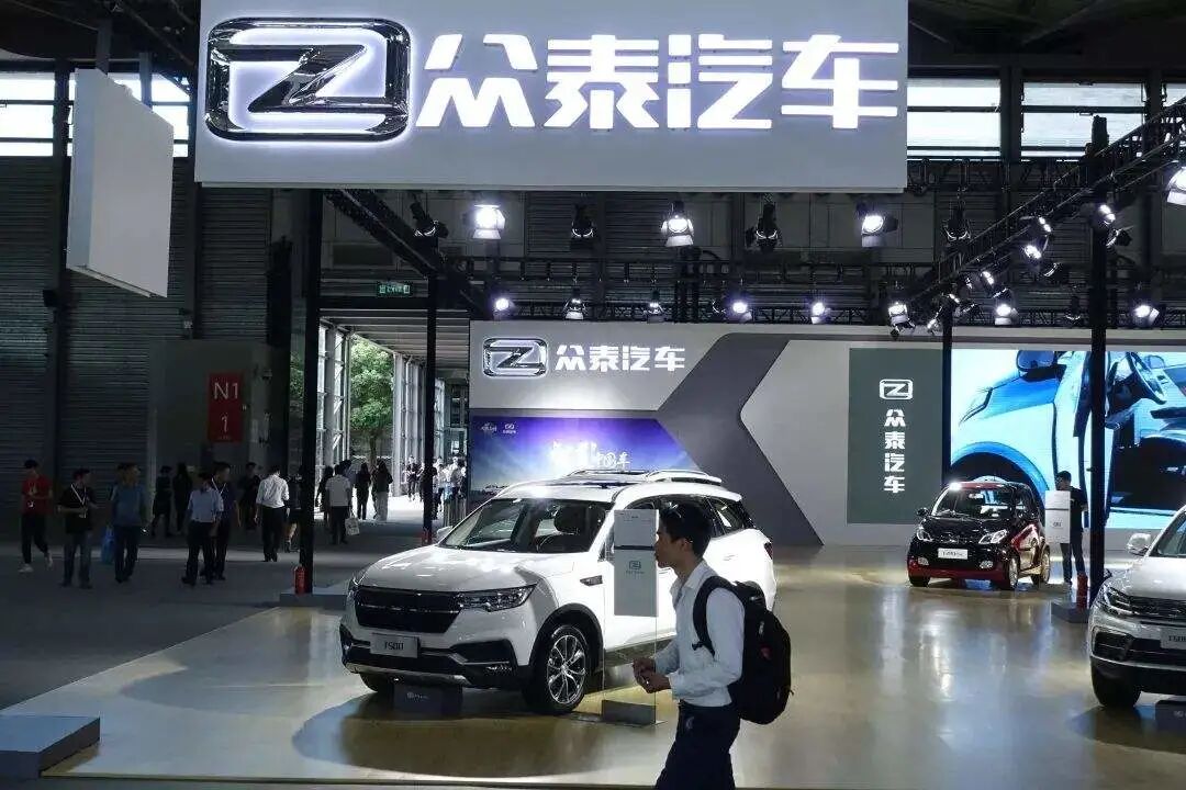 理想跌近15%；东风日产大跌30%；吉利11月销量13万；中国缺芯减产215万；丰田北美建厂的图6