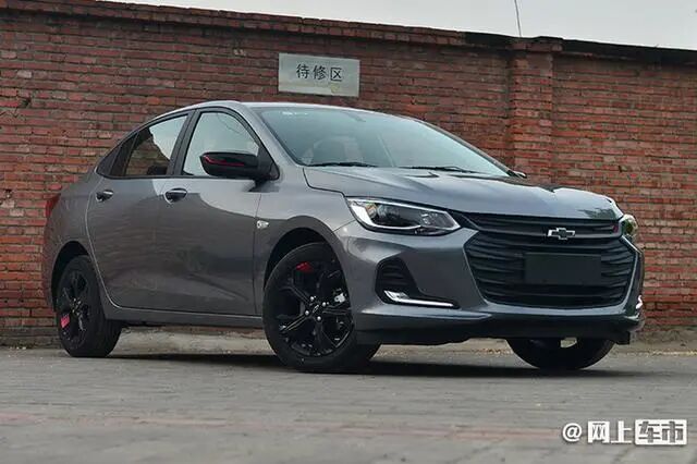 奔驰广告模特妆容惹争议；科沃兹大幅减产；百度量产汽车机器人；江淮回应华为合作造车传闻的图2