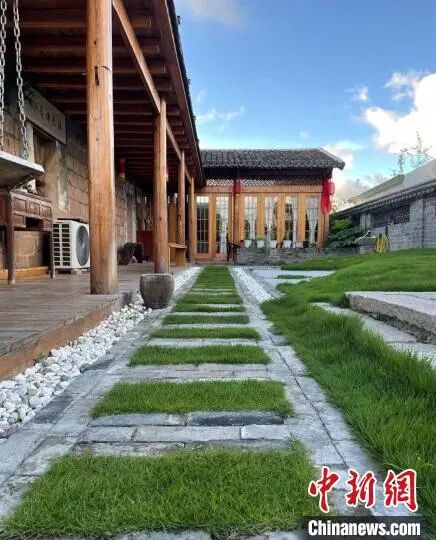 龙港市三园社区特色民宿内。　赵晔娇 摄