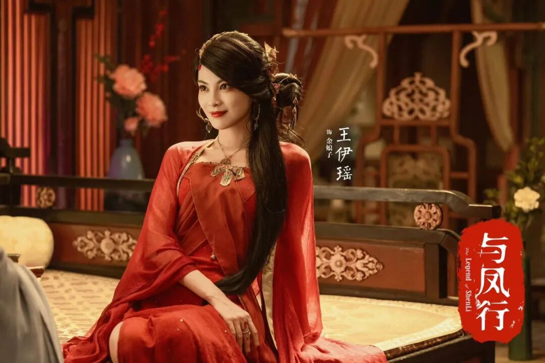 因长相清丽,身材高挑,王伊瑶被网友称为"小陈慧琳",之后开启了平面