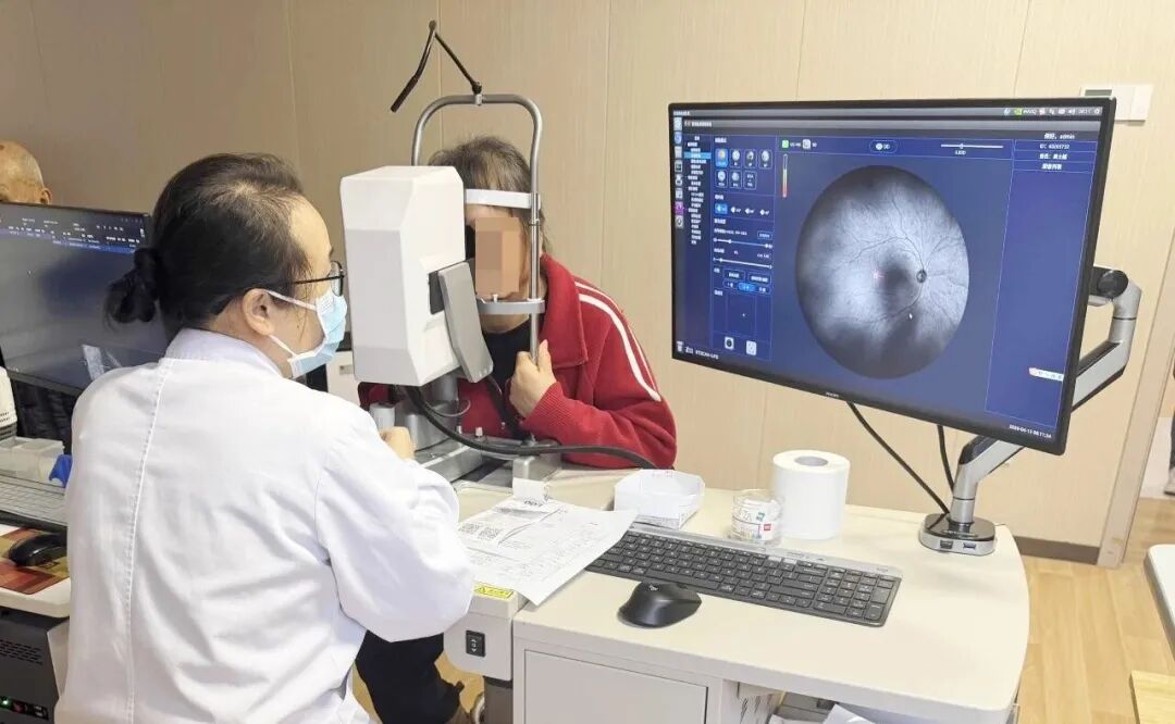 彩色眼底照相查什么眼底“侦察兵”上线！平湖一院眼科新增广角眼底激光相机_https://www.jmylbn.com_新闻资讯_第3张