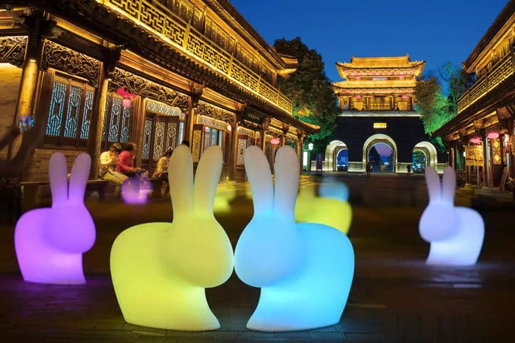 意大利网红'月光'奇宝兔'艺术展,十一假期登陆台儿庄古城【卡通嘉年华】 意大利网红'月光'奇宝兔'艺术展,十一假期登陆台儿庄古城【卡通嘉年华】