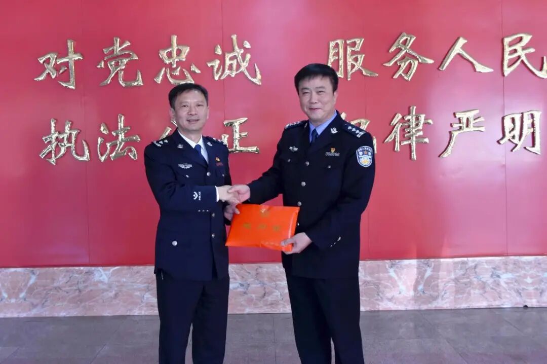 省公安厅党委委员副厅长郭向阳带队到汕头市公安局开展春节走访慰问