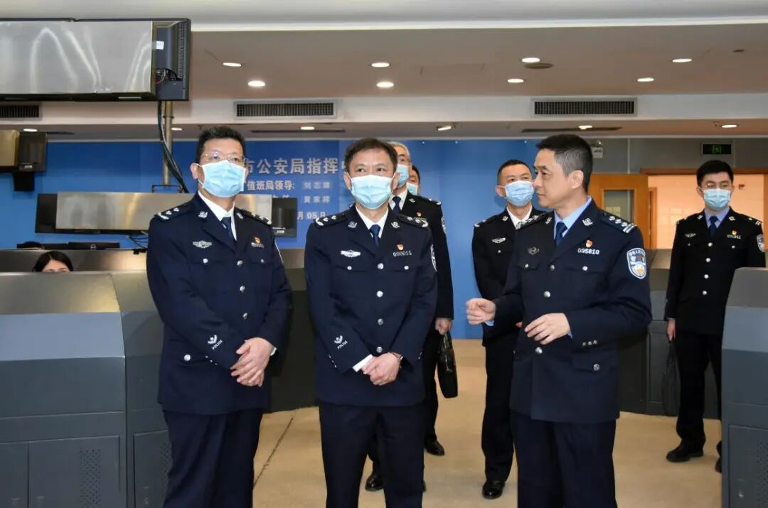 省公安厅党委委员,副厅长郭向阳带队到汕头市公安局开展春节走访慰问