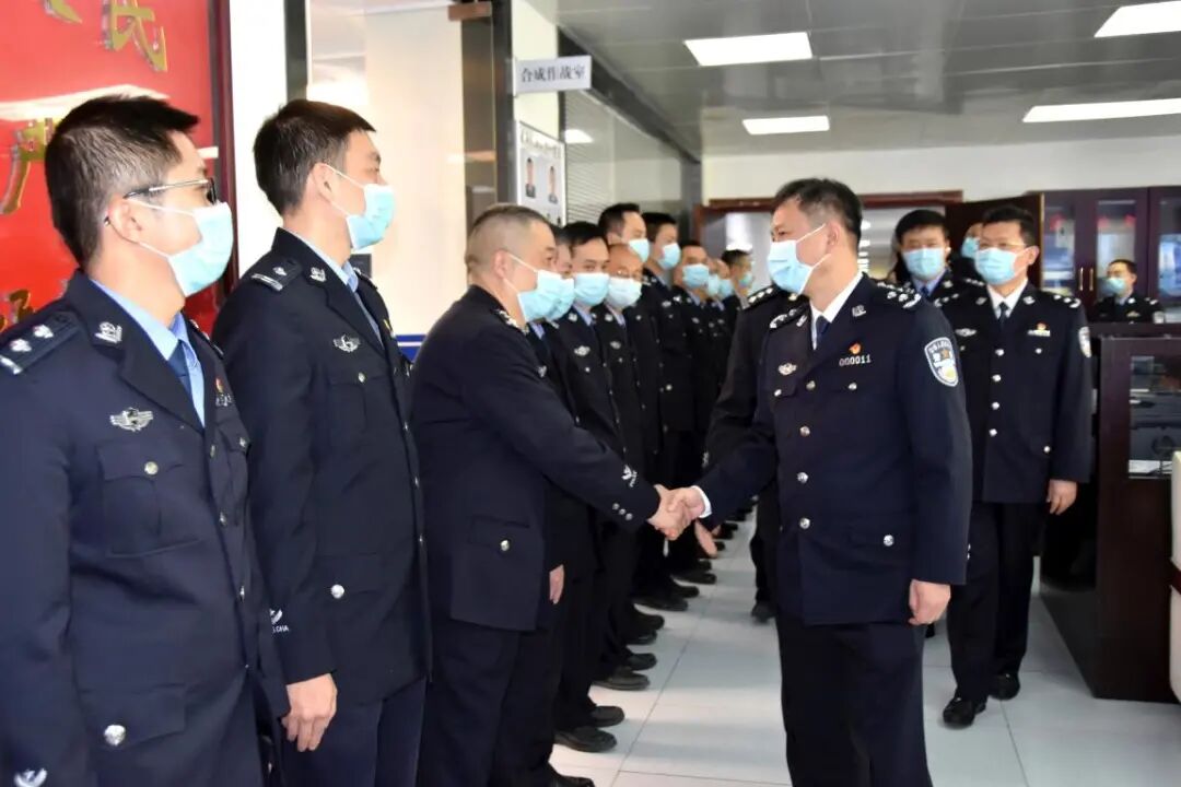 省公安厅党委委员副厅长郭向阳带队到汕头市公安局开展春节走访慰问