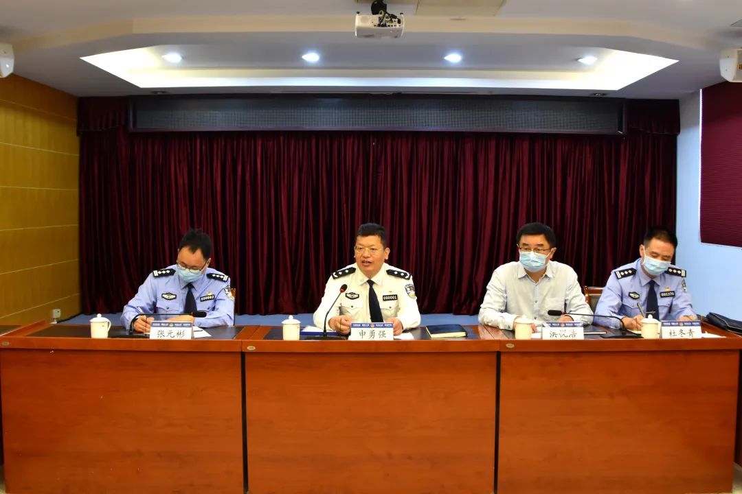 申勇强同志带队检查队伍教育整顿工作