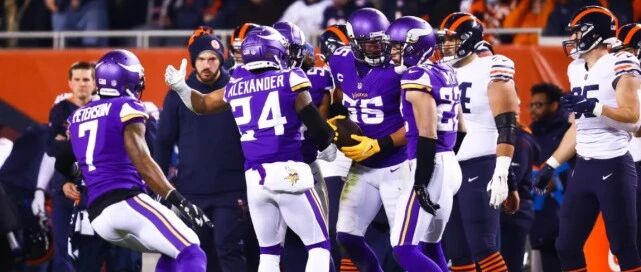 维京人17-9击败熊队 考辛斯克服夜盲症，维京人夺占外卡先机