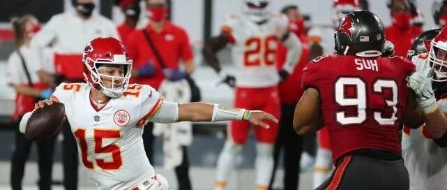 酋长跑传阅读选项打得飞起 海盗防守组面临空前挑战