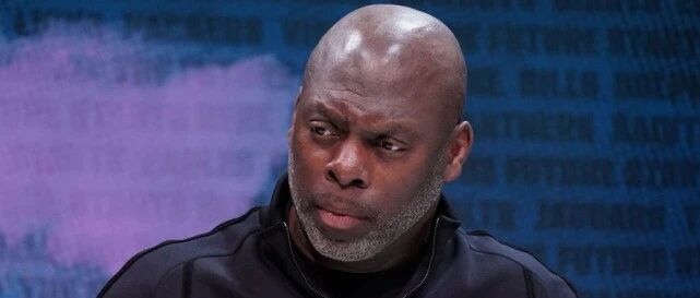 闪电主帅林恩透露自己感染新冠 以亲身经历警告球员切勿因小失大