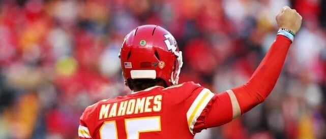 5亿美金超级合约创体坛历史 马霍姆斯与酋长10年绑定意义何在？