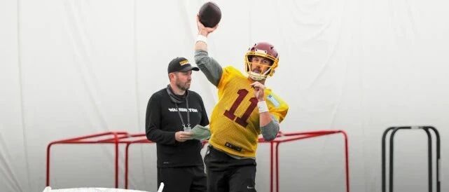 17次手术都击不垮的男人！华盛顿四分卫史密斯被加入训练营名单