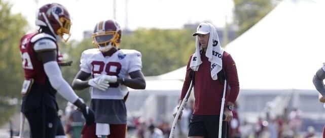 无限接近制造奇迹！前NFL四分卫史密斯重伤两年终于归队体检