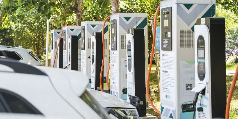 电动车“车桩比”半年来不升反降 国庆高速充电矛盾集中爆发