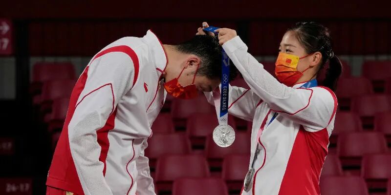 从接受“梦之队”输球开始，领略体育精神之美