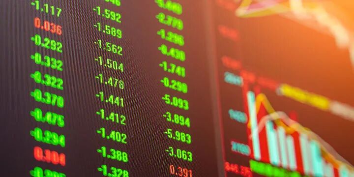 A股遭遇“黑色星期五” 沪指失守3200点 机构们表达中长期信心