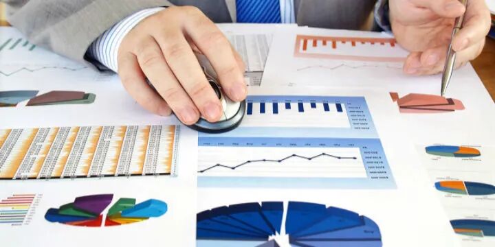 涉融资性贸易爆雷 上实发展子公司约26亿应收款或难收回，股价一度跌近8%