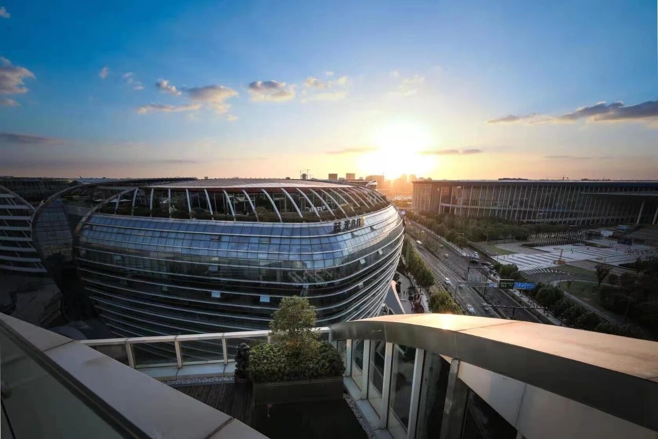 杨武正接任董事长  蓝光发展“三次创业”再出发