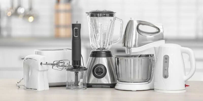 小家电“八仙过海”：美的在家门口被围着打？