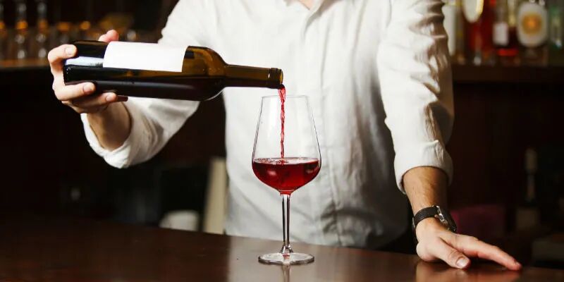 两会时间 | 全国人大代表、张裕董事长周洪江：国产葡萄酒连续9年产量下降急需加大产业扶持力度