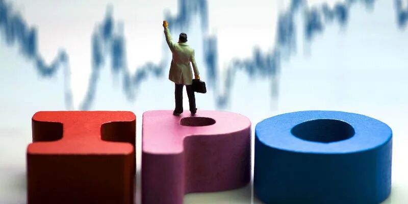 融创服务上市首日股价涨21.9%  85倍市盈率位居物业股之首