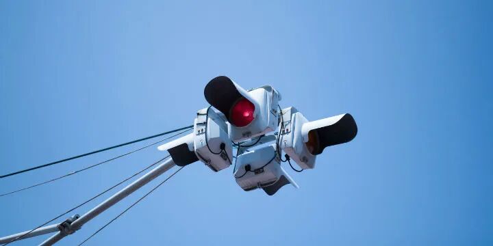 违规收费、强制捆绑卖保险 银保监会通报部分机构违规抬升小微综合融资成本